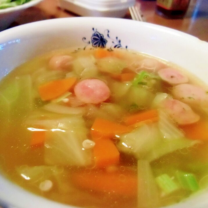 キャベツとオクラのスープ